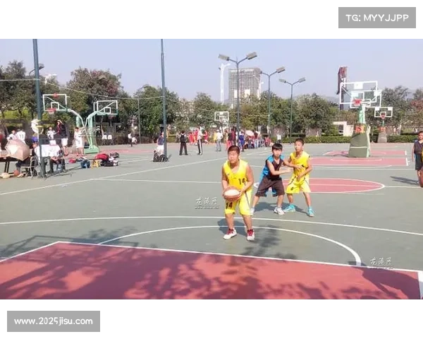 献县龙港公园赛场改造完成，迎全民篮球季